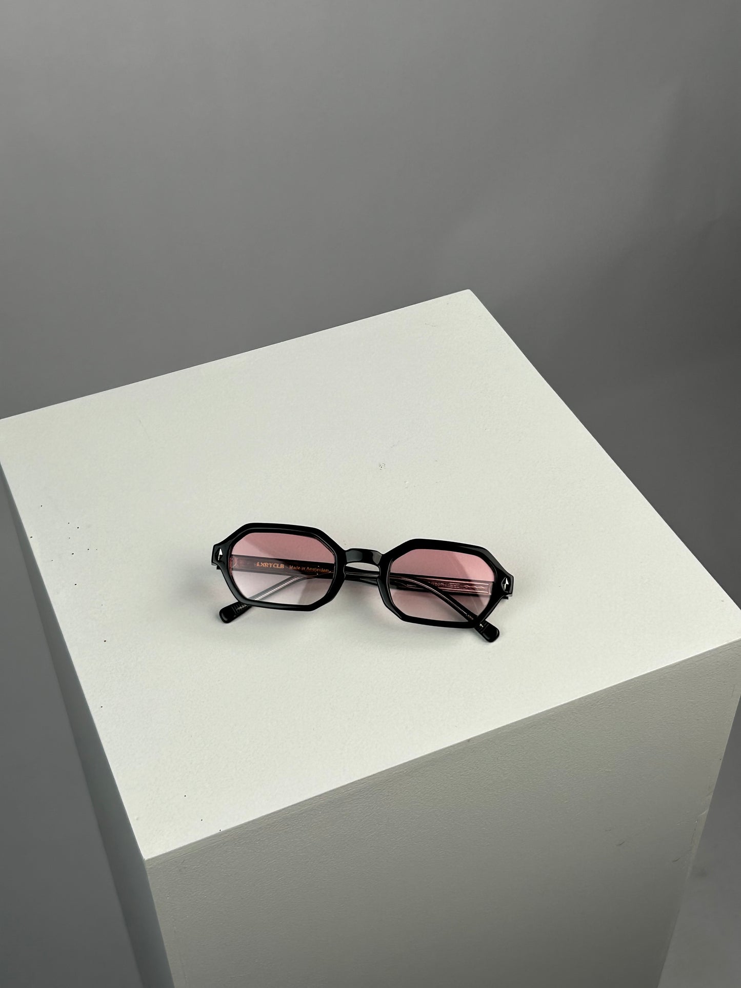 LXRYCLB® Rosé – Luxe Roze Zonnebril | Unisex | Limited Edition