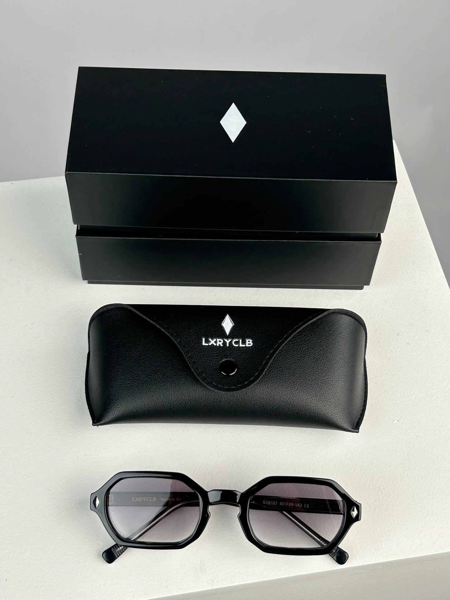 LXRYCLB® Noir – Luxe Zwarte Zonnebril | Unisex | Limited Edition